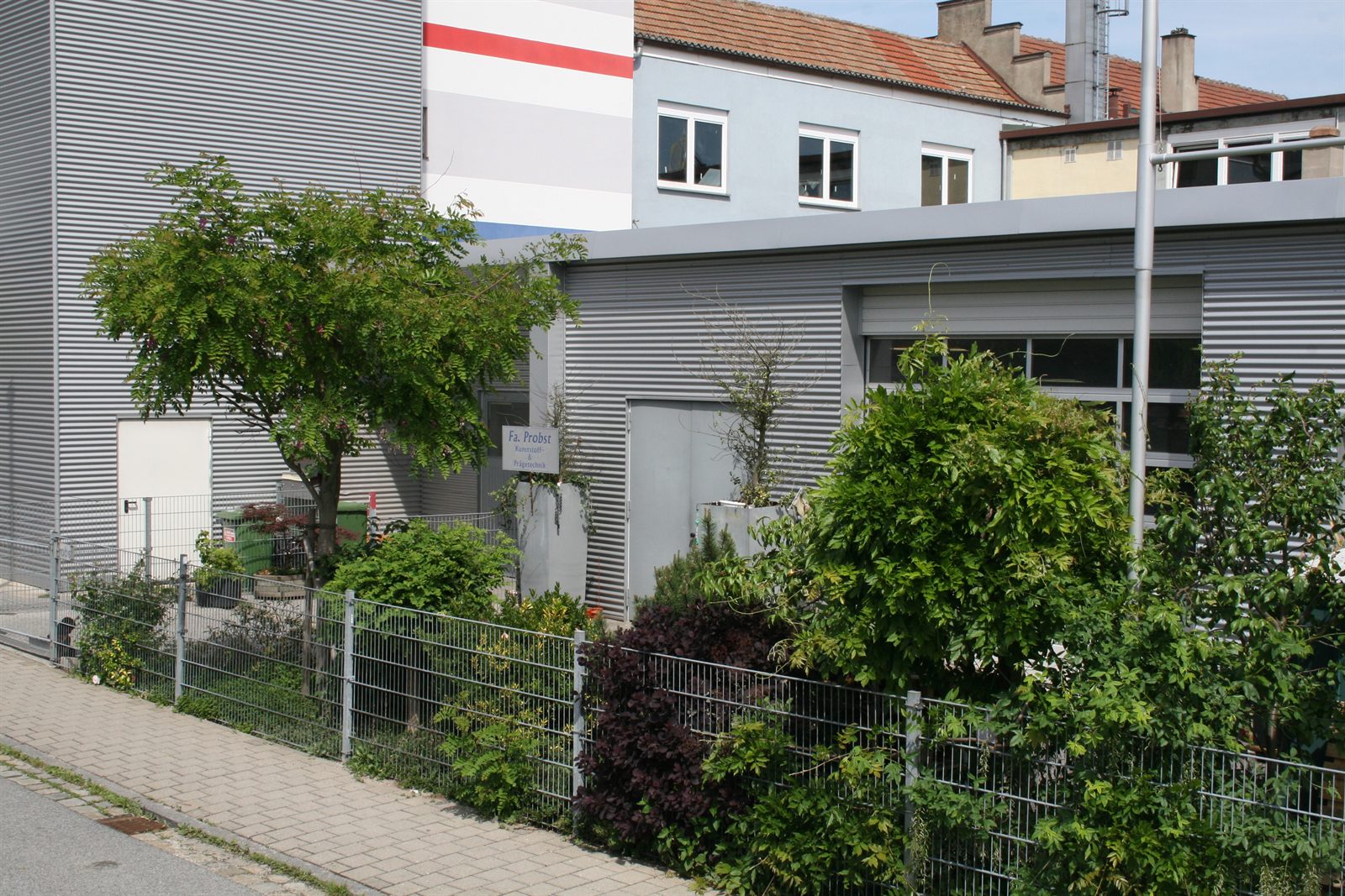 Firmengebäude der Probst Kunststoff- & Prägetechnik in Zirndorf